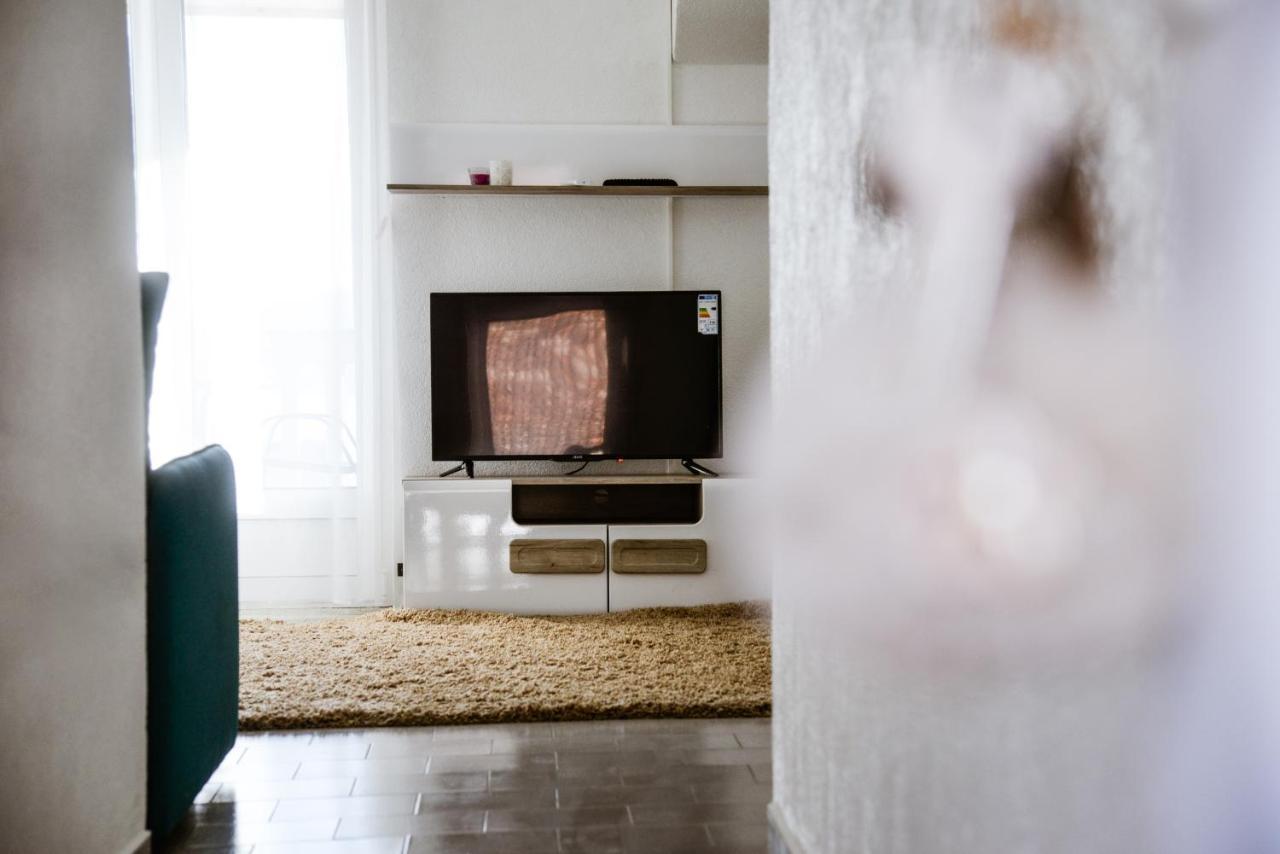 Iker Apartments Тиват Екстериор снимка