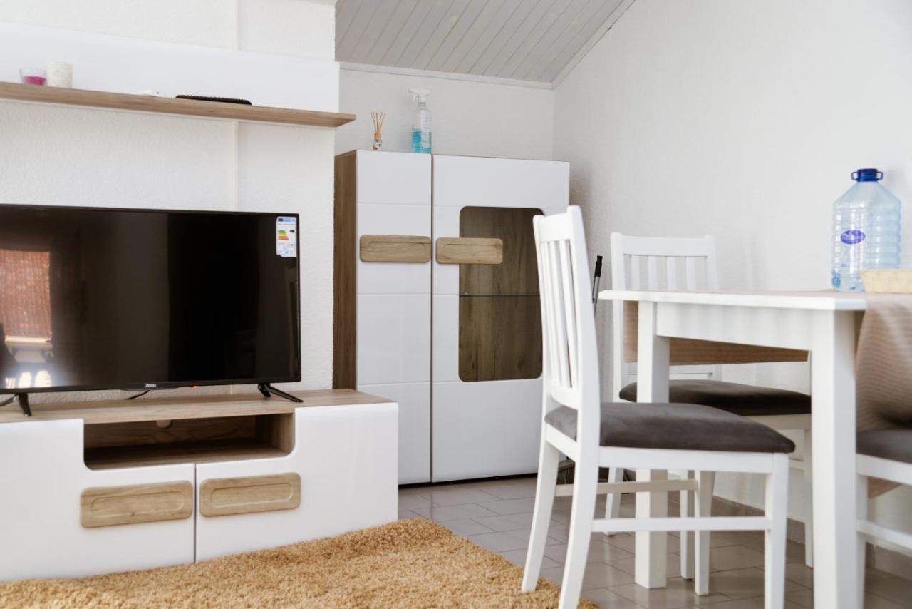 Iker Apartments Тиват Екстериор снимка