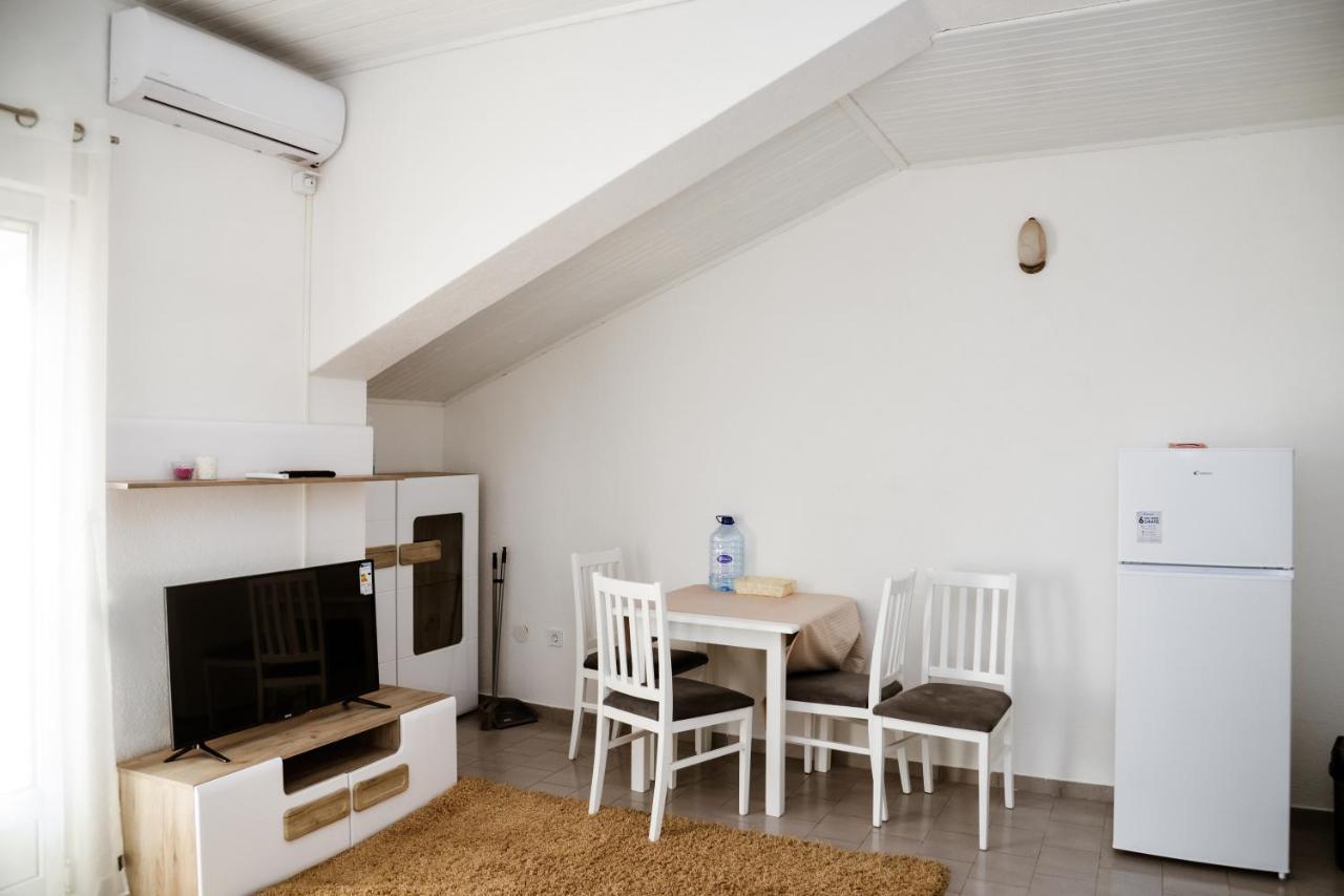 Iker Apartments Тиват Екстериор снимка