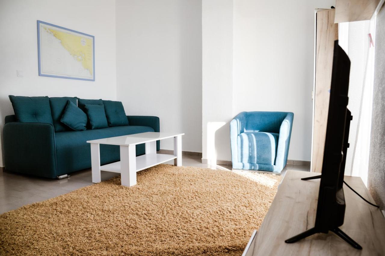 Iker Apartments Тиват Екстериор снимка