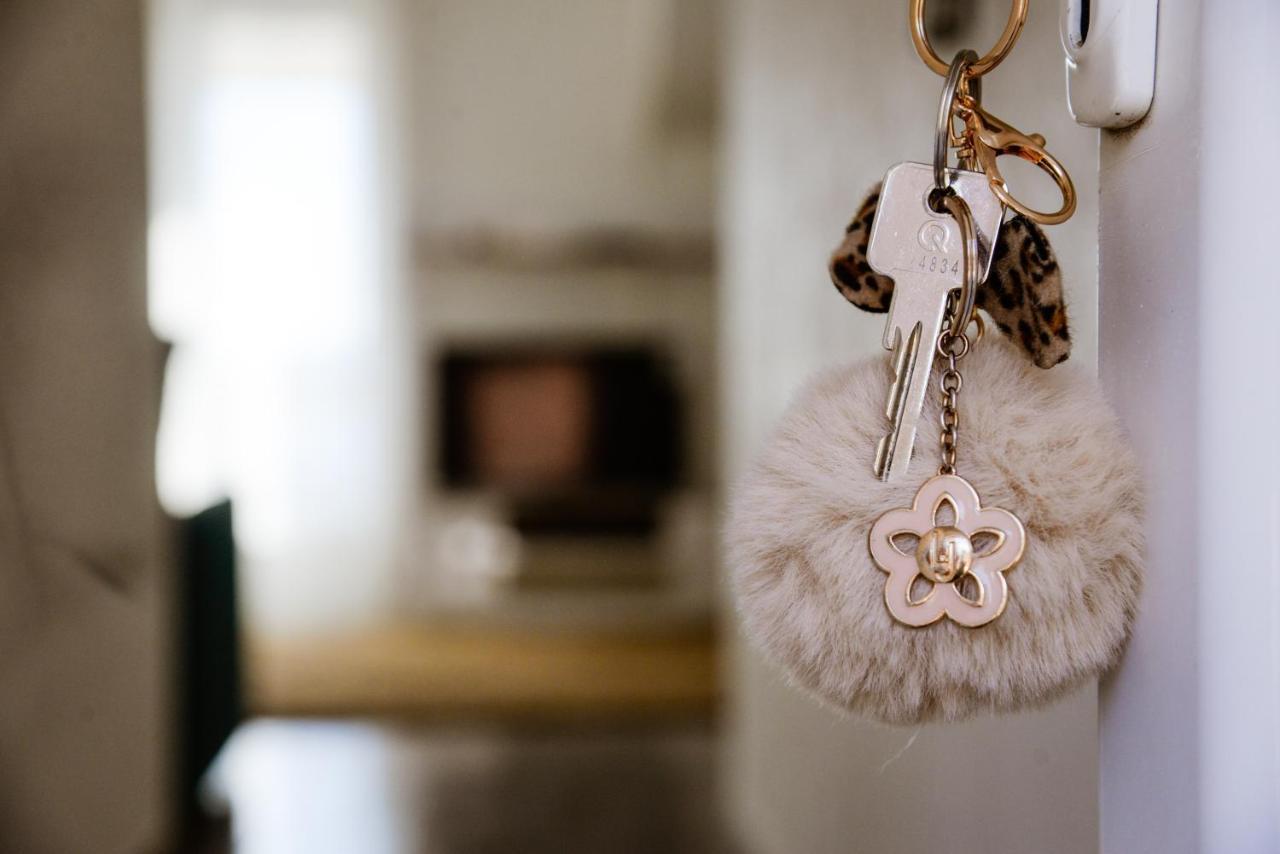 Iker Apartments Тиват Екстериор снимка