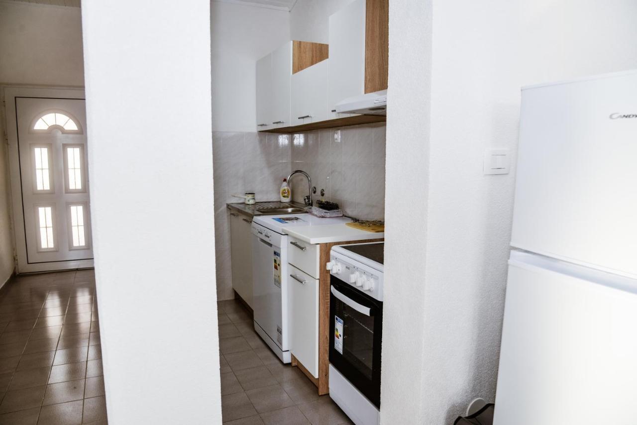 Iker Apartments Тиват Екстериор снимка