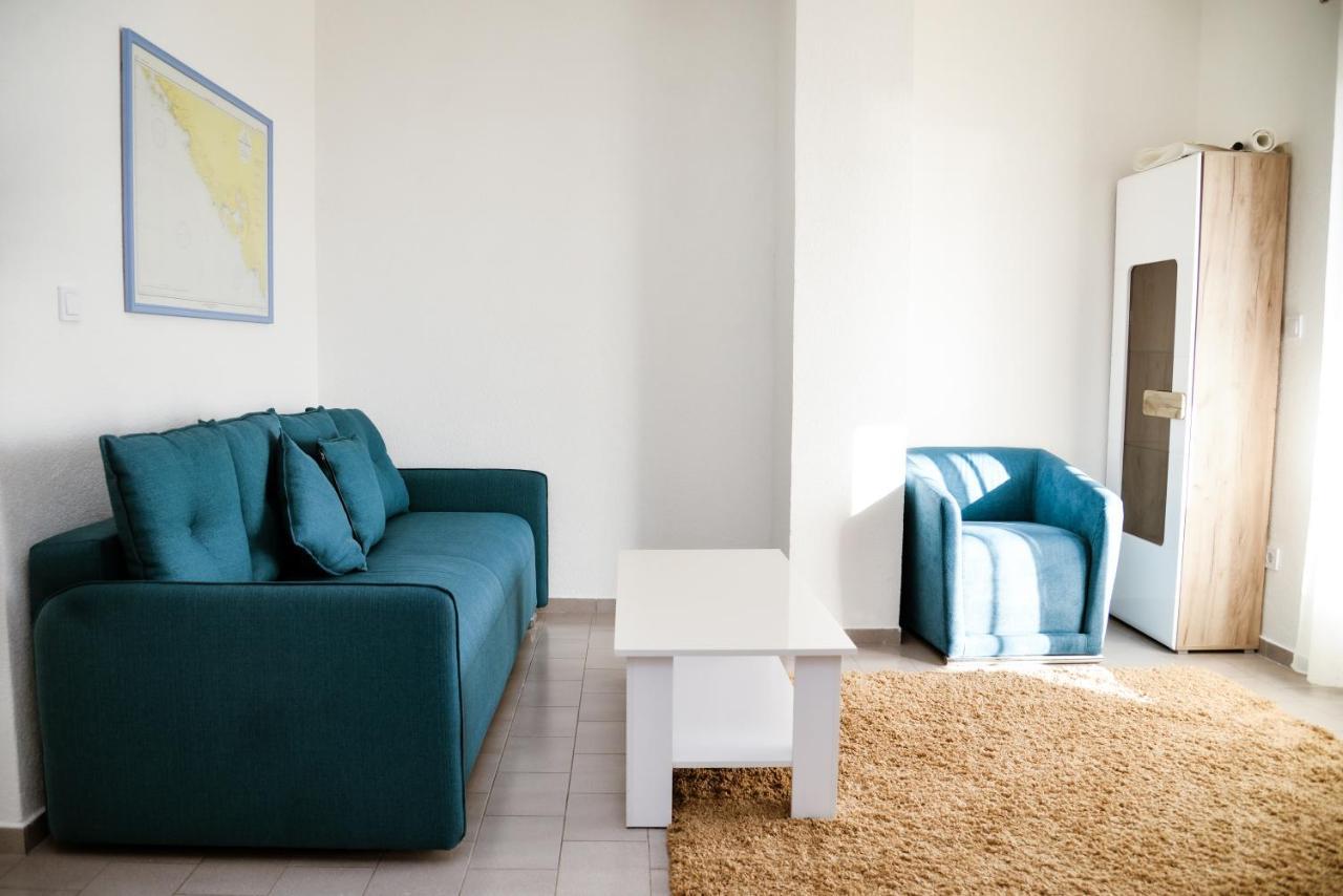 Iker Apartments Тиват Екстериор снимка