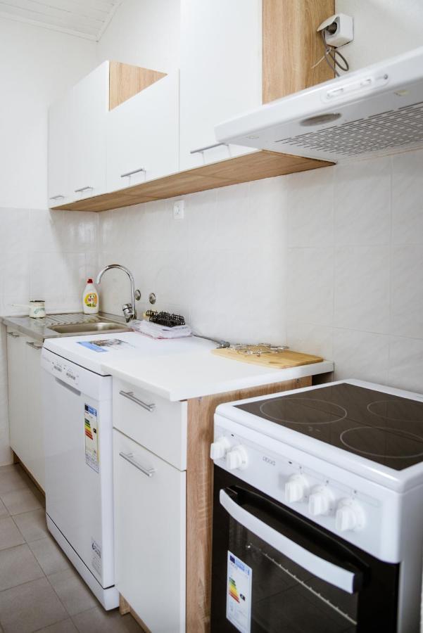 Iker Apartments Тиват Екстериор снимка