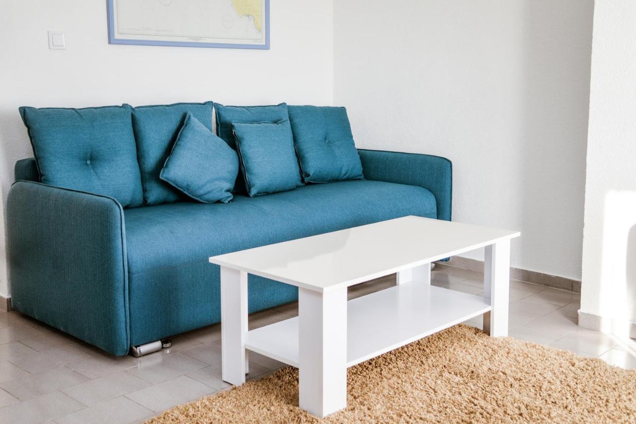 Iker Apartments Тиват Екстериор снимка